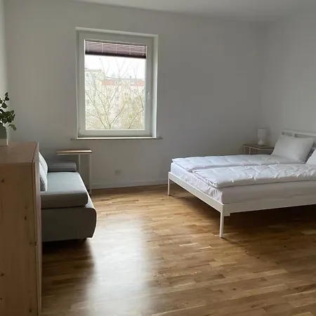 Otwarta Apartman *